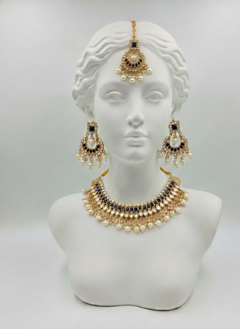 Elegant Black &amp |Gold Kundan Jewelry Set.