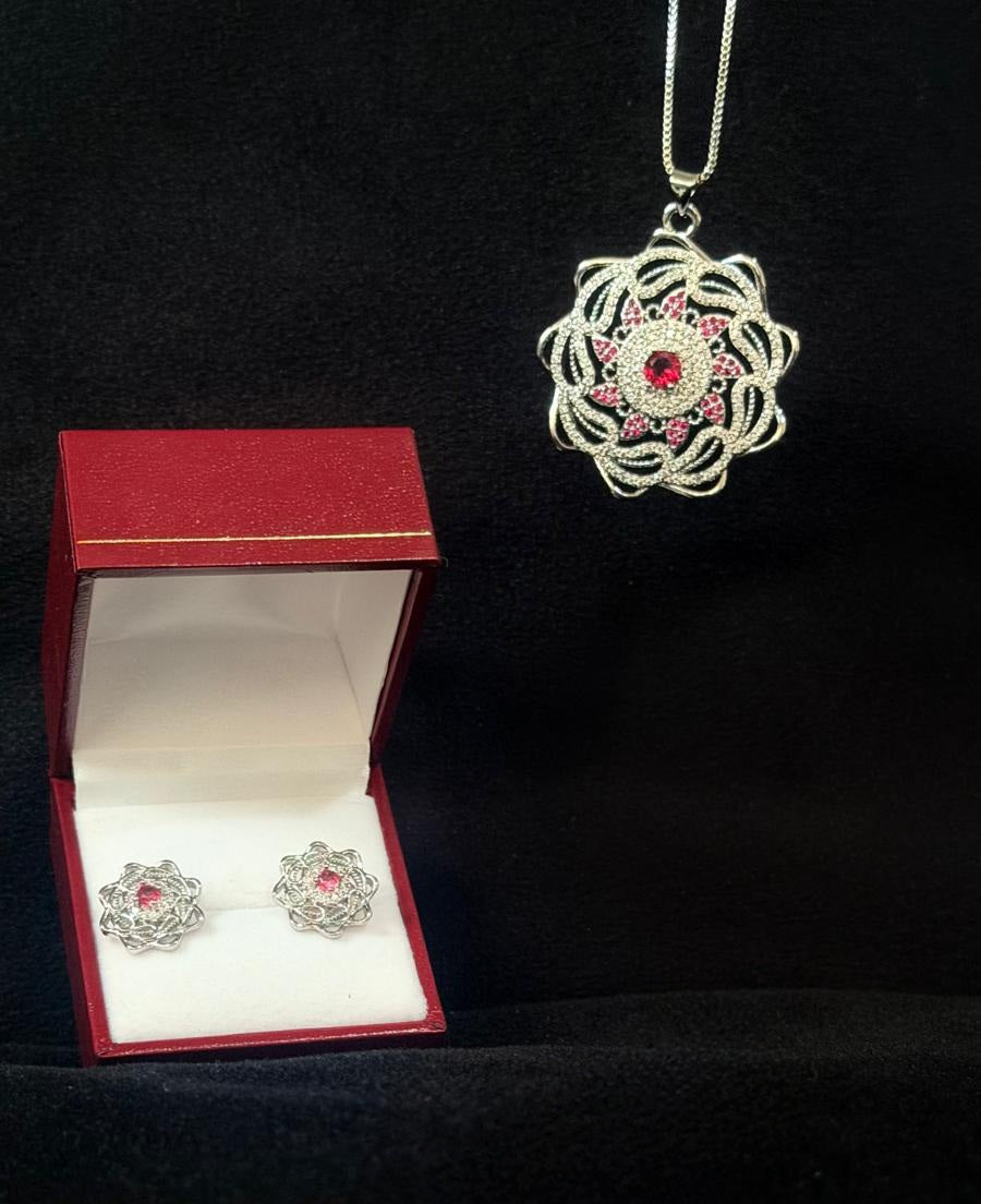 Silver Flower‑Shaped Jewellery Set – Pink & Diamond Accent