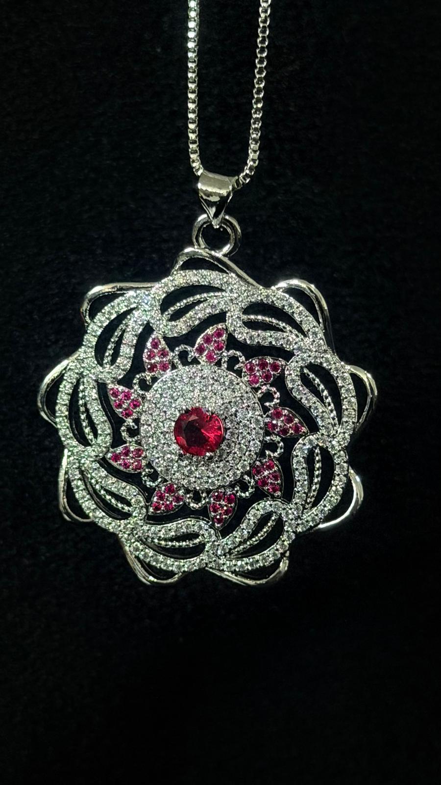 Silver Flower‑Shaped Jewellery Set – Pink & Diamond Accent