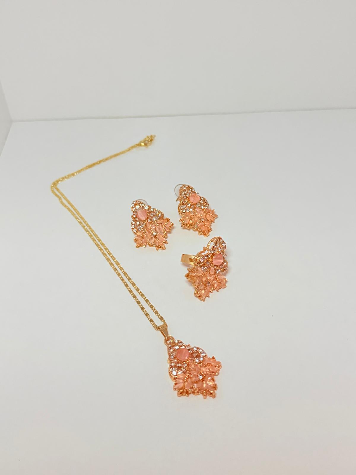 ✨ Gorgeous Peach & Crystal locket & earrings set 💎