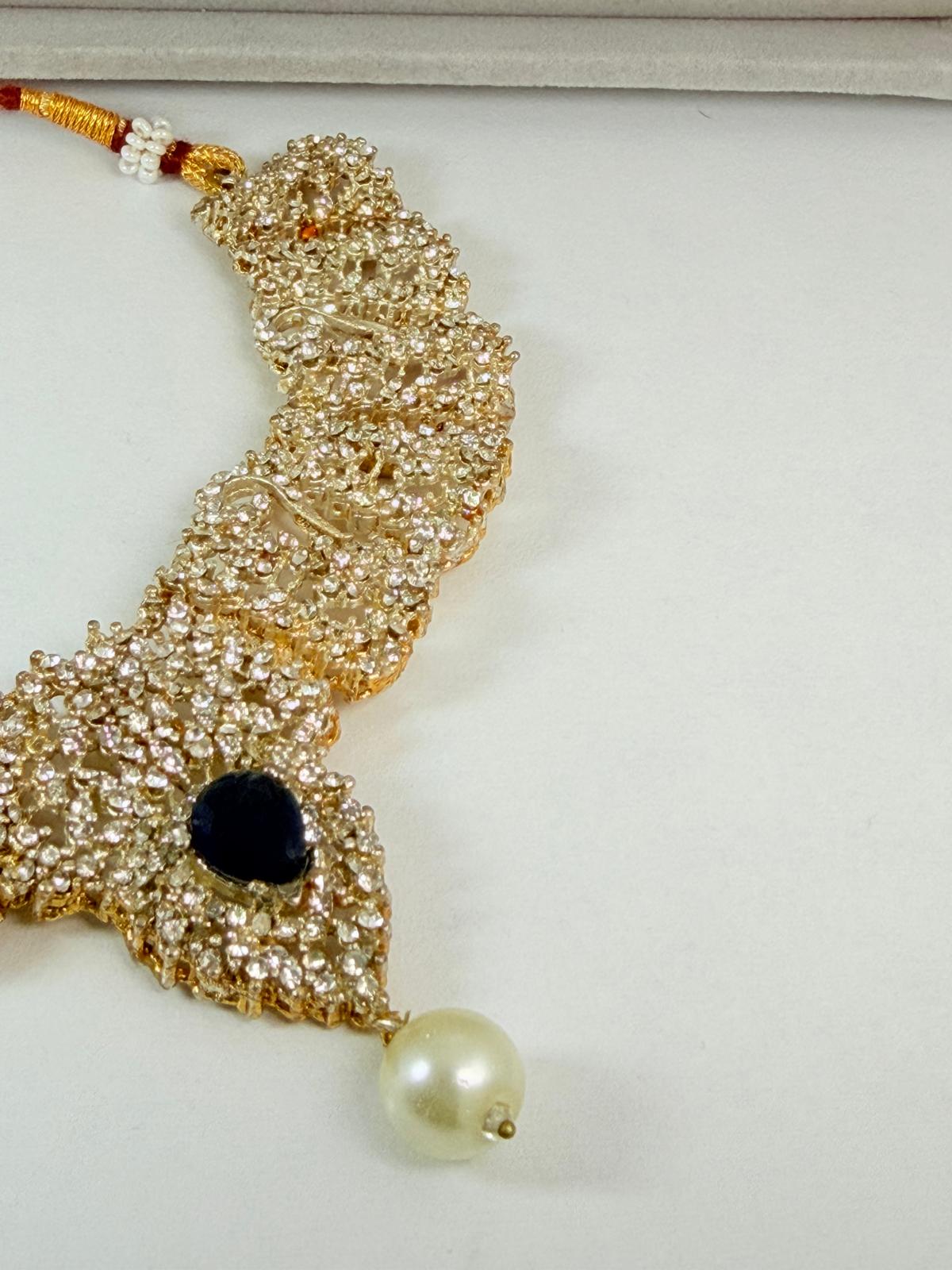 ✨ *Stunning Diamond‑kissed Necklace & Earring Set* ✨