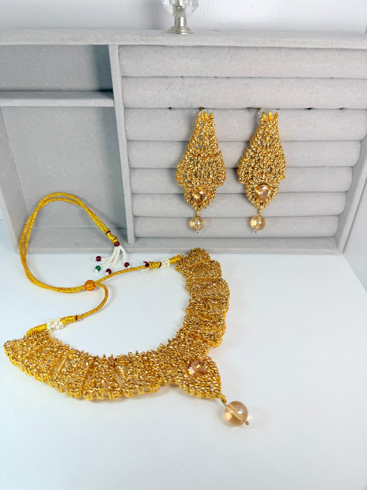 ✨ Regal gold‑plated necklace & earring set ✨