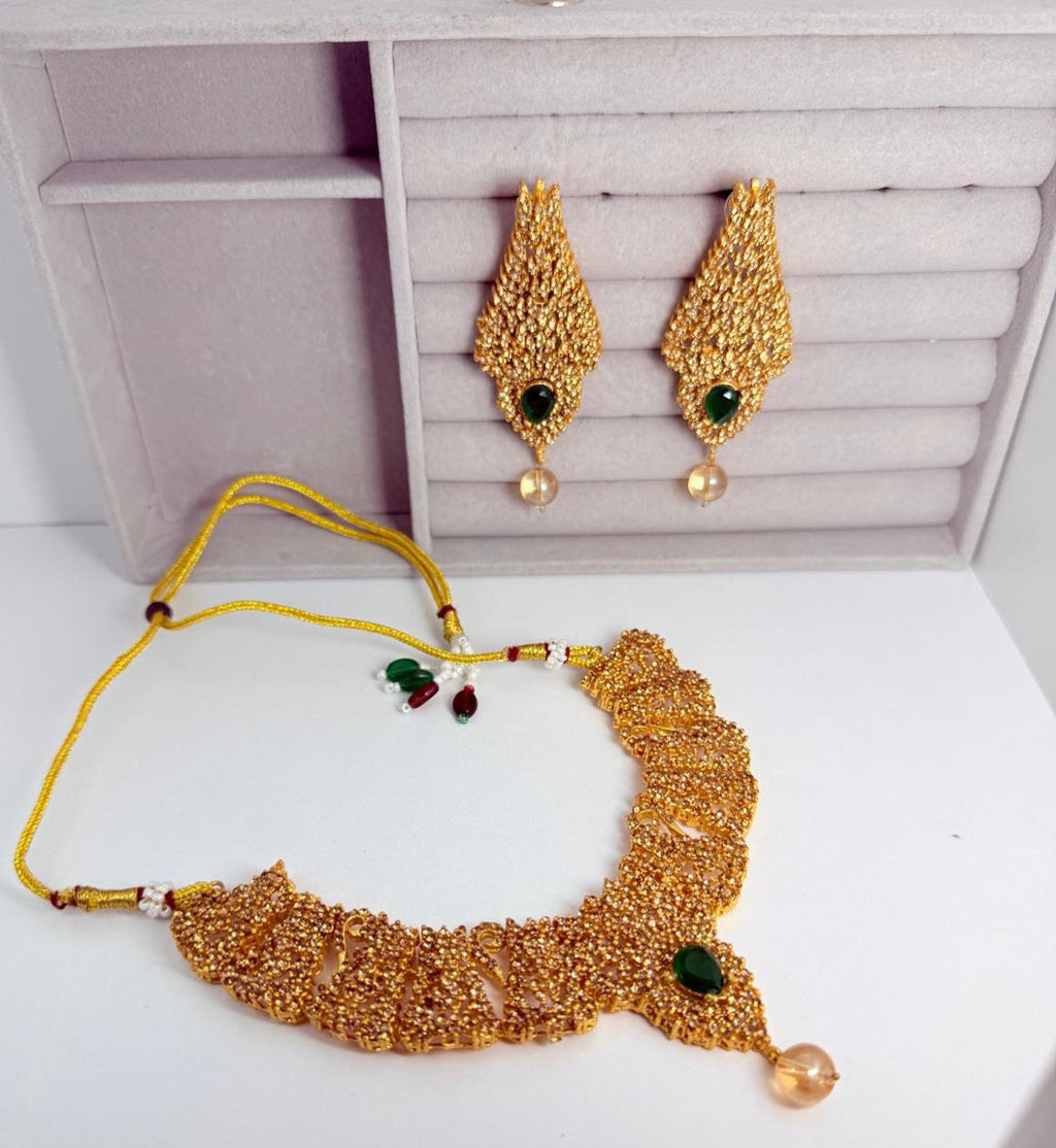 Stunning gold‑plated necklace & earring set