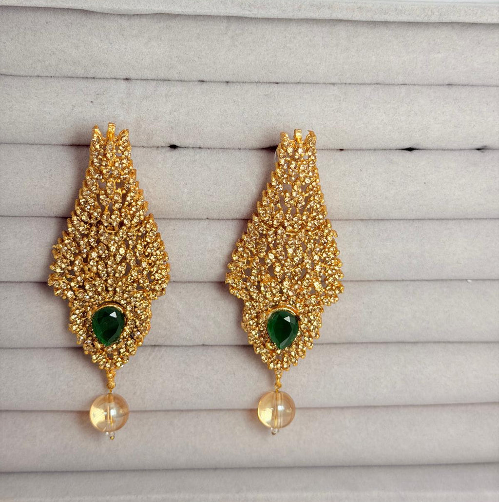 Stunning gold‑plated necklace & earring set