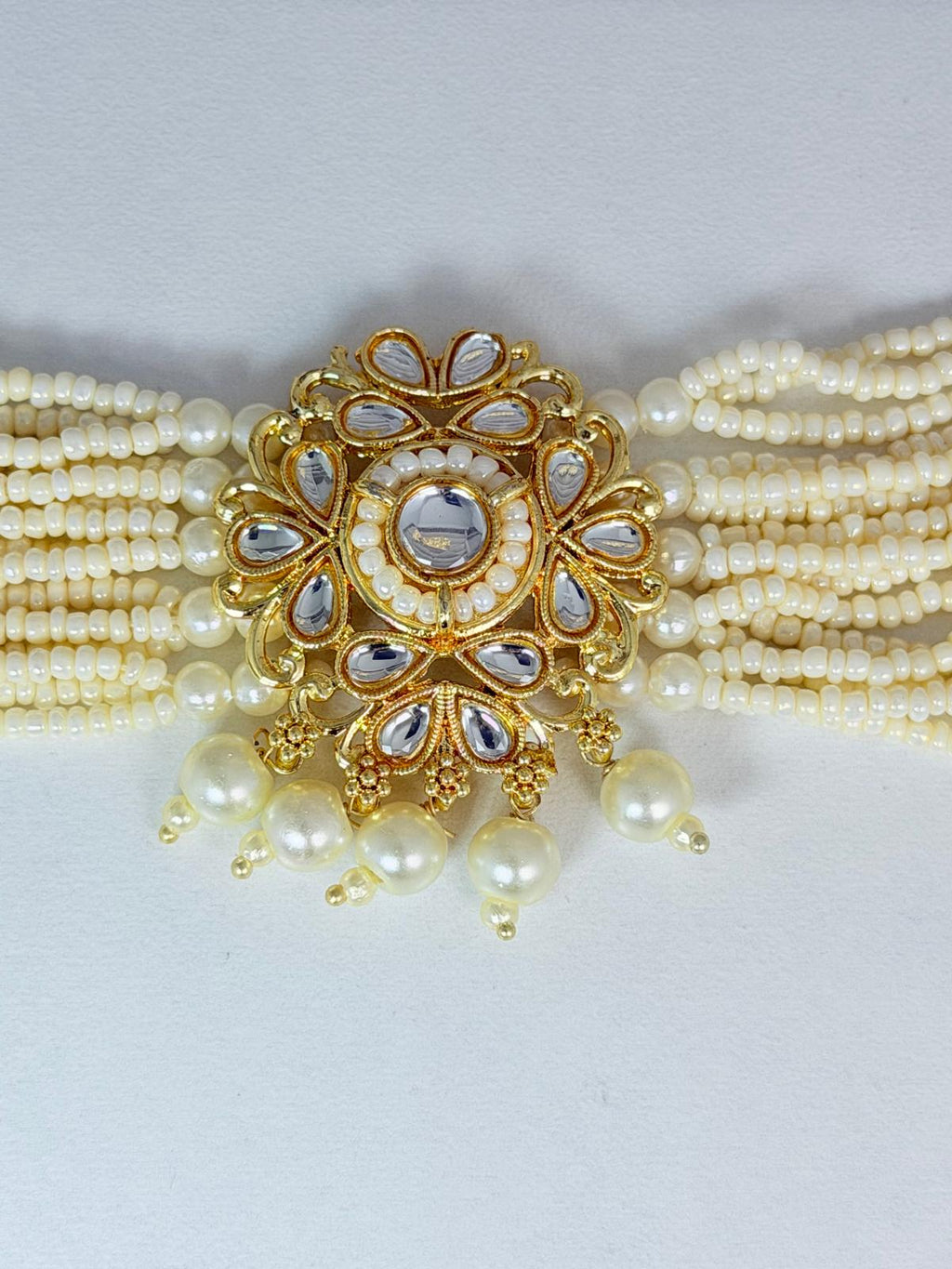 Stunning Gold‑Tone Kundan Earring & Choker Set