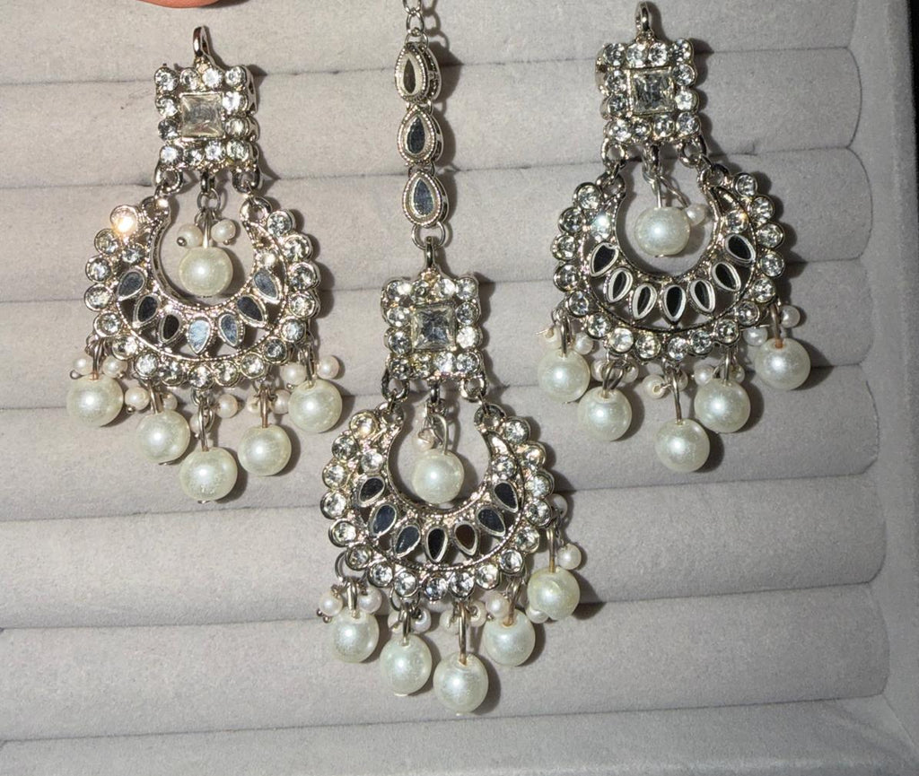 Stunning Pearl & Crystal Choker Set