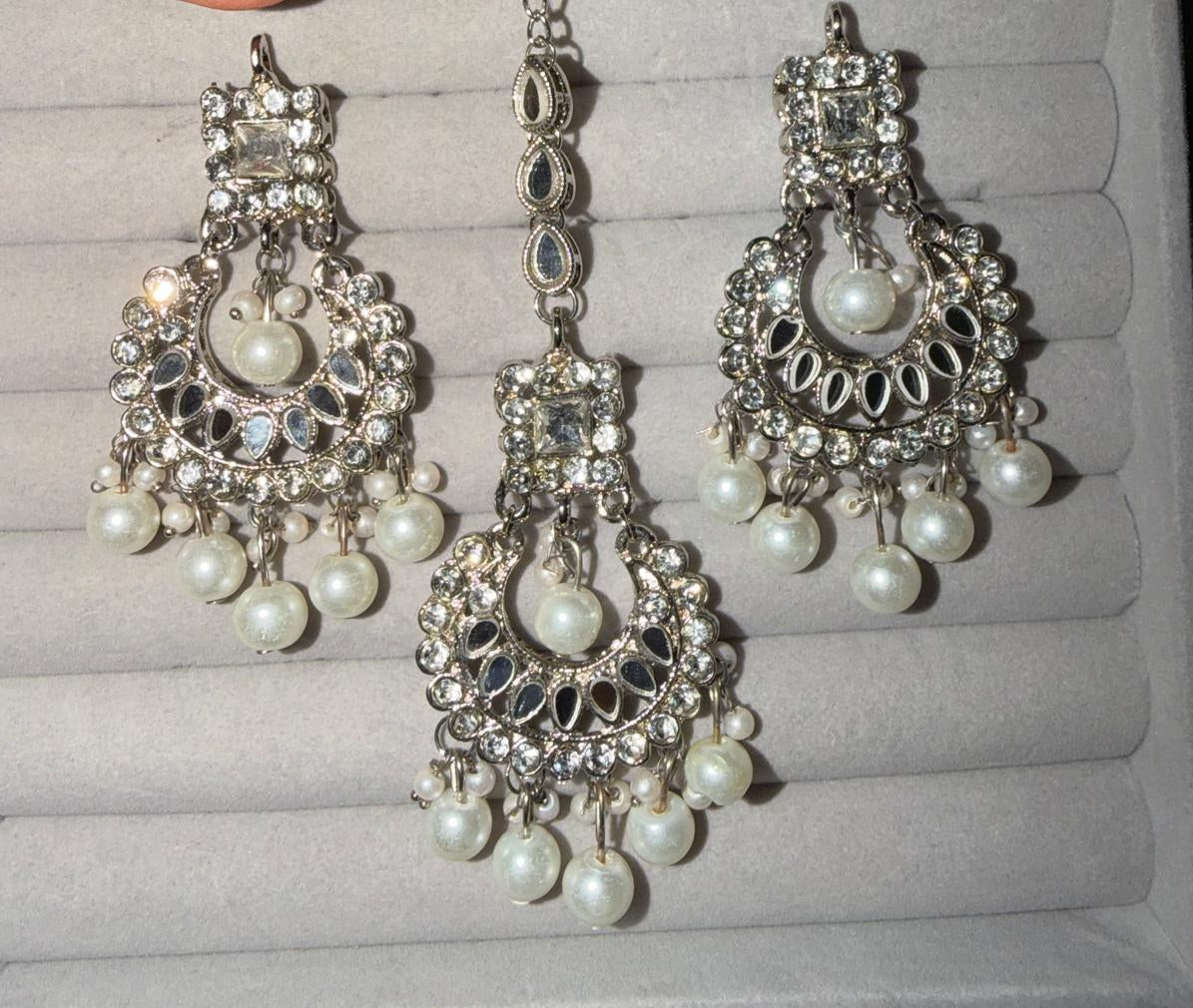 Stunning Pearl & Crystal Choker Set