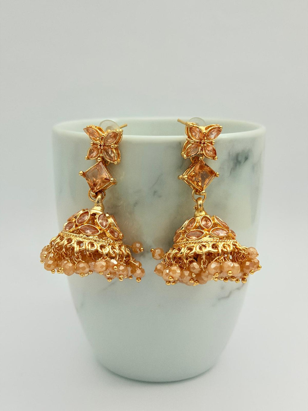 ✨ *Gold‑tone Floral Necklace & Earring Set* ✨