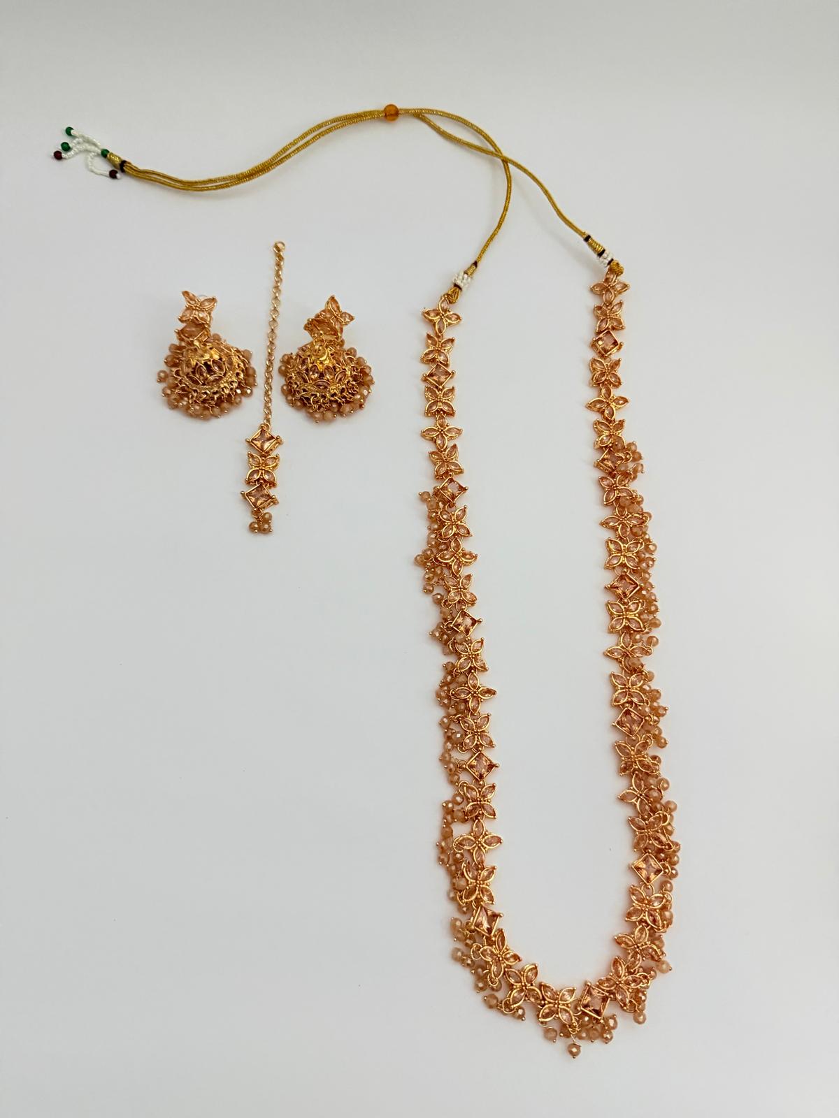✨ *Gold‑tone Floral Necklace & Earring Set* ✨
