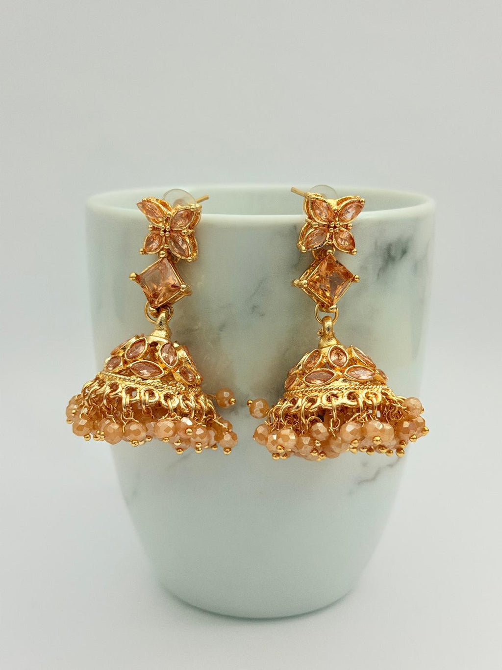 ✨ *Gold‑tone Floral Necklace & Earring Set* ✨