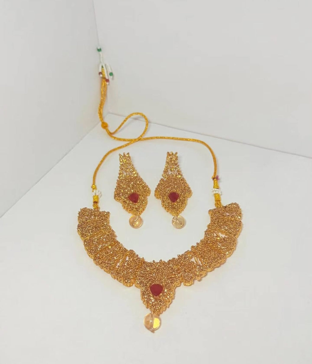 ✨ *Gorgeous gold‑plated necklace & earring set* that screams luxe vibes ✨.