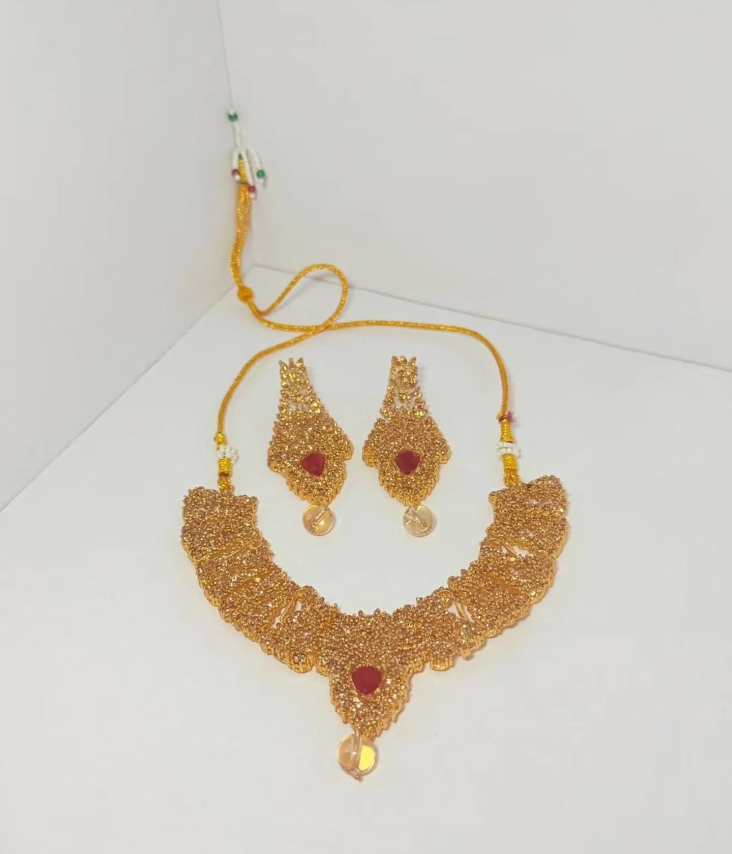 ✨ *Gorgeous gold‑plated necklace & earring set* that screams luxe vibes ✨.