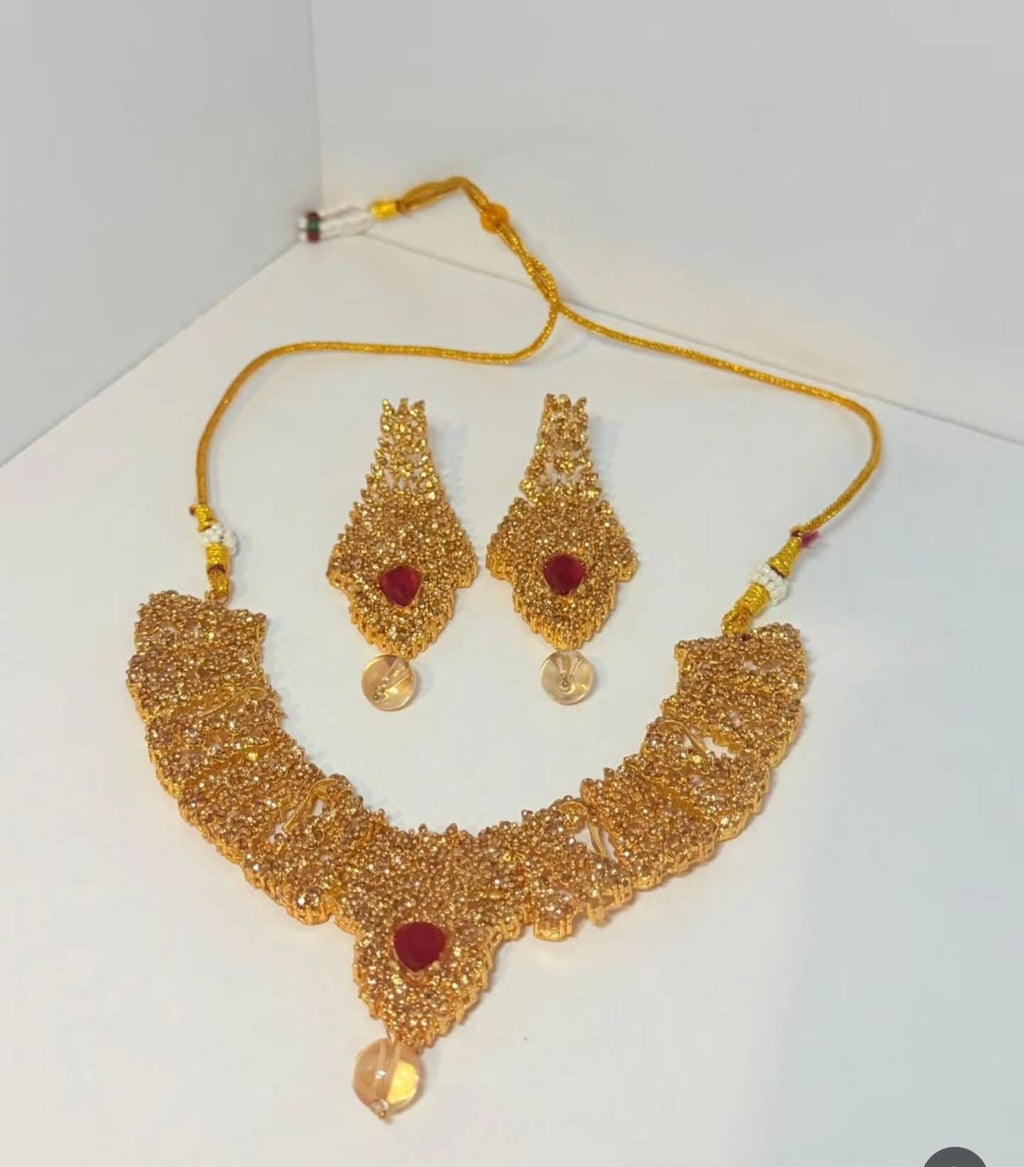 ✨ *Gorgeous gold‑plated necklace & earring set* that screams luxe vibes ✨.