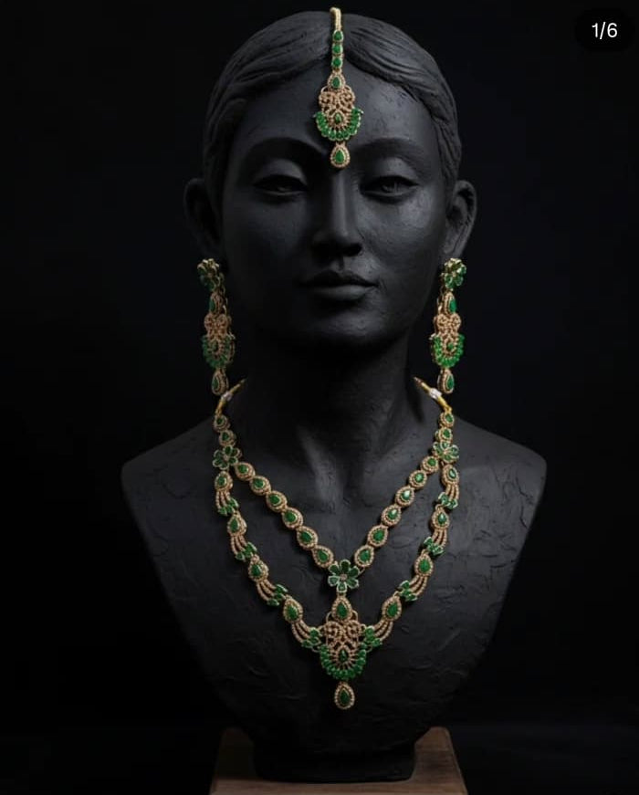 Stunning Rose Gold & Emerald Necklace Set